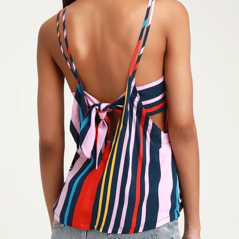 Lulu’s XS Super cute Adrift double strap tank with side cutouts + tiebacks